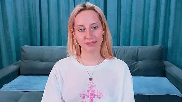 EmilyReyess's cam snapshot