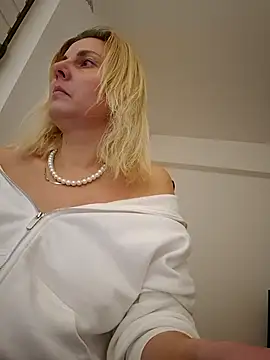 Amelia9798's cam snapshot