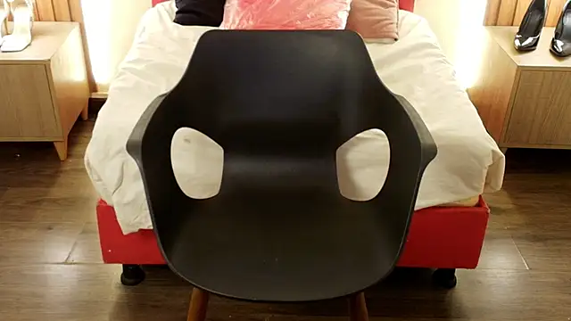 IvonneRoss_'s cam snapshot