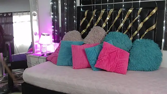 mailyn_gold's cam snapshot