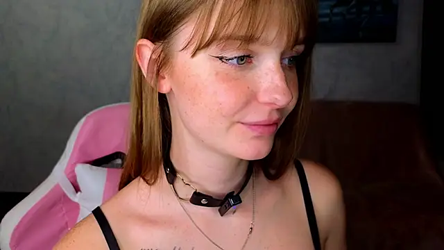 Lovelly_molly1 live sex cam