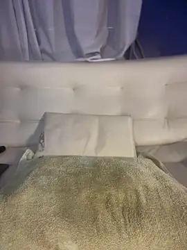 AleezaFrench live sex cam