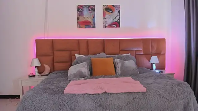 Regina_blum live sex cam