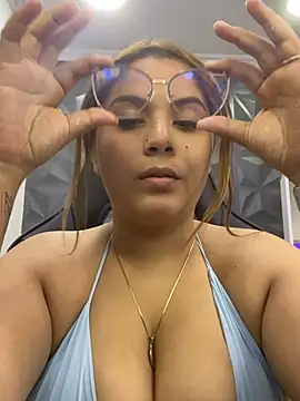 mariana_blondee live sex cam