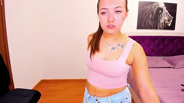 LucyJackson live sex cam