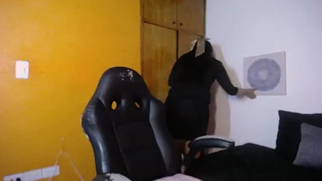 QueenRose94's cam snapshot