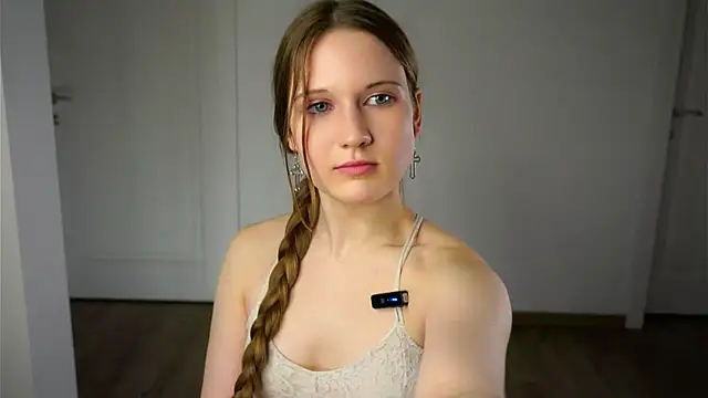 KourtneyRevira live sex cam