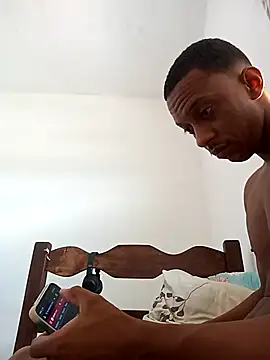 Pretinhoo25 live sex cam