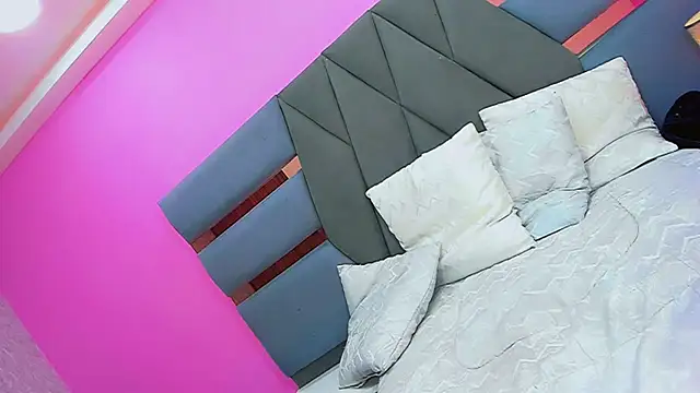 Daniiela_Foxx live sex cam