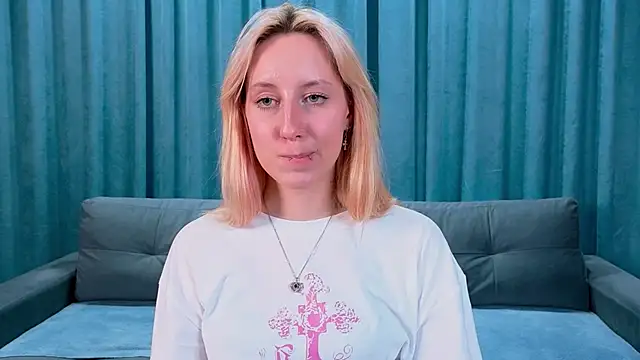 EmilyReyess's cam snapshot