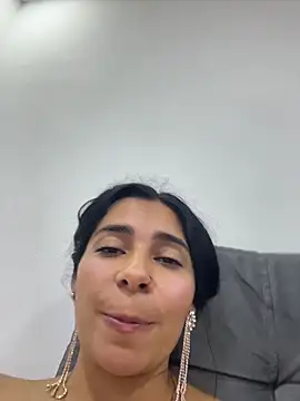 Meganmilk1 live sex cam