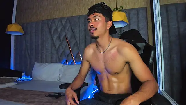 NicolaiKarav live sex cam