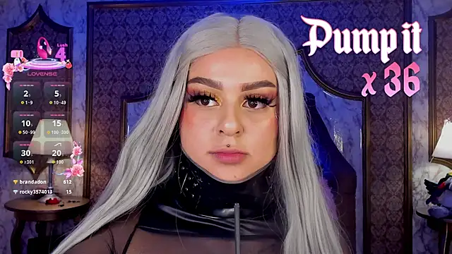 SoffiQueen live sex cam