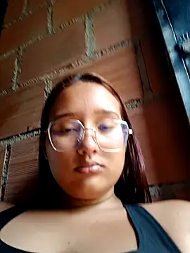 young_dairy01's cam snapshot