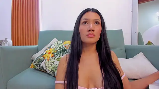 Violett_Rosse_'s cam snapshot