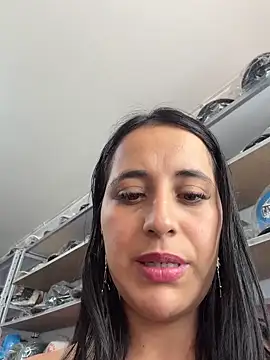 GiaDuque live sex cam