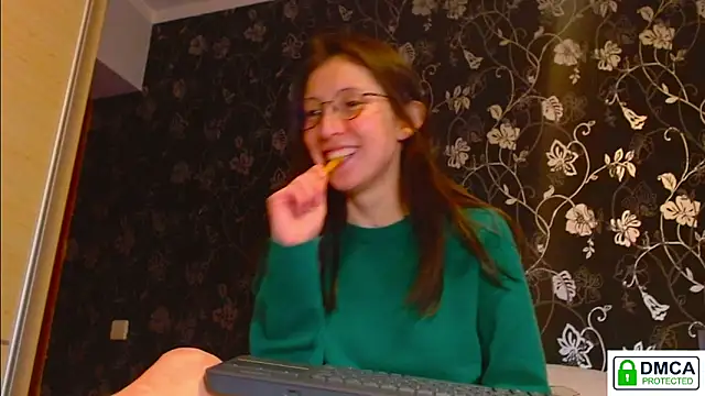 Sophi_Cute's cam snapshot