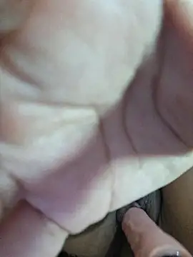 Lynda_Bonnie's cam snapshot