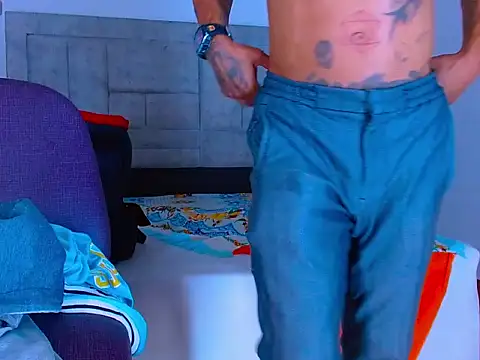 Hot_Latino_x's cam snapshot