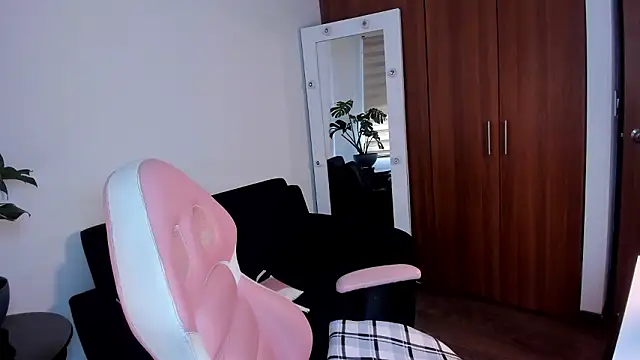 babypeach_1's cam snapshot