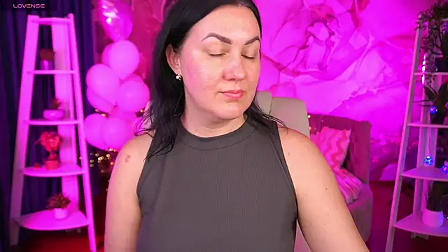 VelvetLuck's cam snapshot