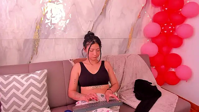 Tiffany_Nm's cam snapshot