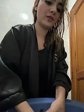 IsabellaaJoness live sex cam