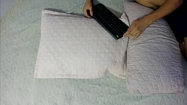 Ambar_Baker_7's cam snapshot