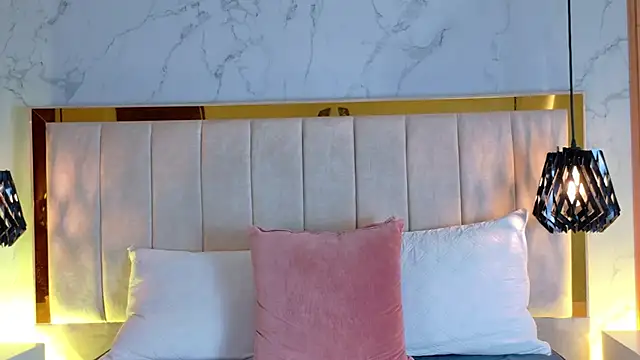 AnnaLoren_'s cam snapshot