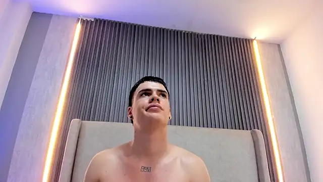 BenitoSaenz live sex cam