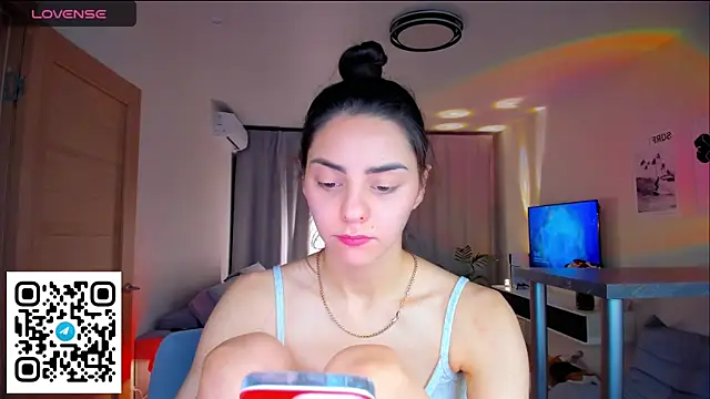 EmiliaZen live sex cam