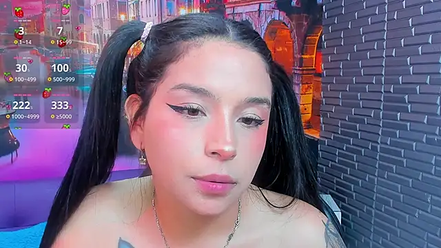 Small_naughty_ live sex cam