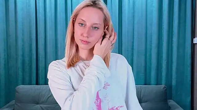 EmilyReyess's cam snapshot