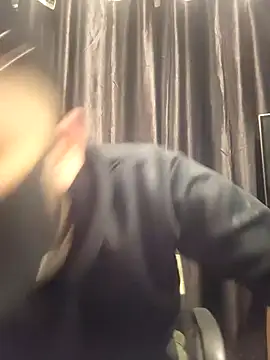 MrCurioX live sex cam