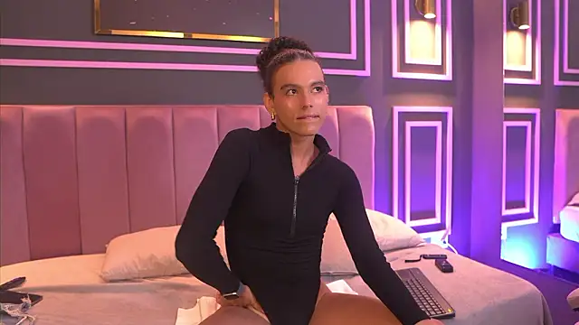 Luxa_Velvet live sex cam