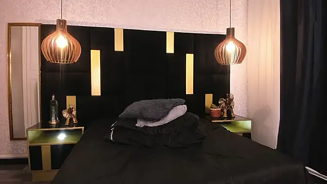 Lucio__Fox live sex cam