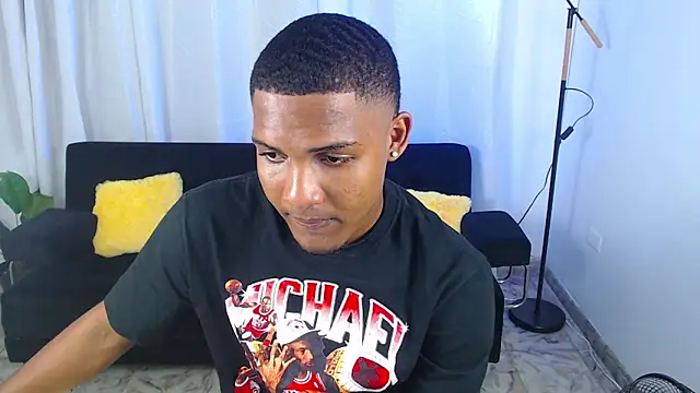 MaxCum18_'s cam snapshot