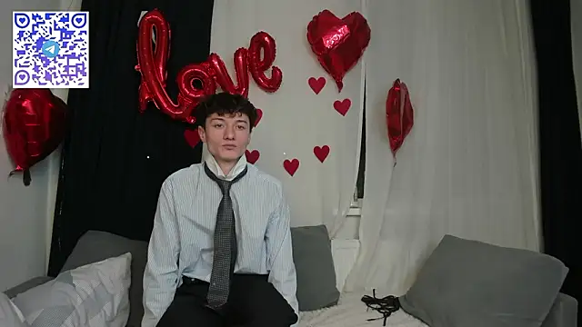 Kevin_Young_Cat live sex cam