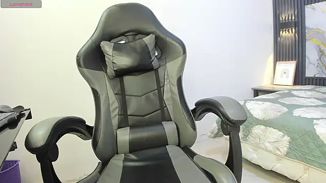 Dark_Desiree18 live sex cam