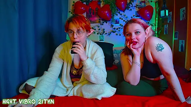 TrickyKitsune live sex cam