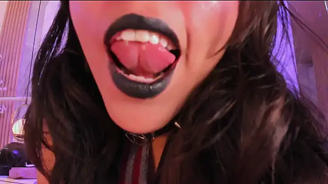 ivannabellini live sex cam