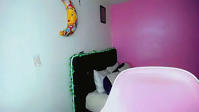 SweetKim21 live sex cam