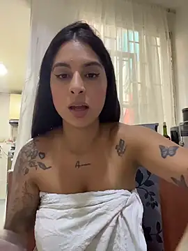 charlotte_stevenss_'s cam snapshot