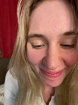 LovelyMiu live sex cam