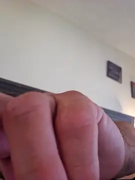 Roddog18 live sex cam