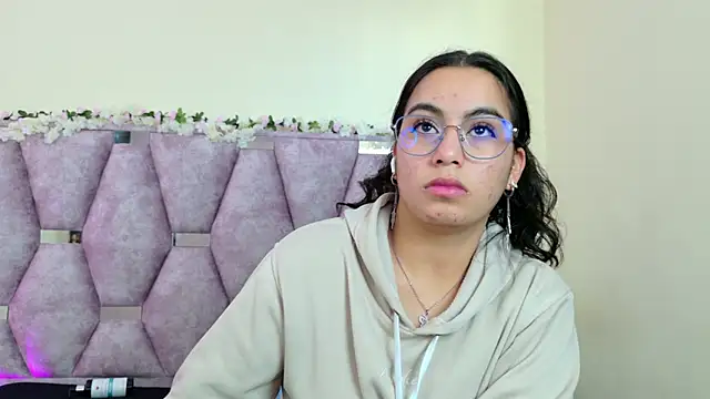 iris_and_damian's cam snapshot