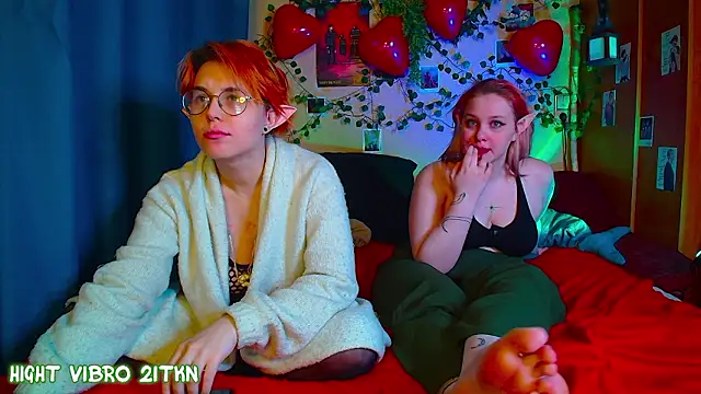 TrickyKitsune live sex cam