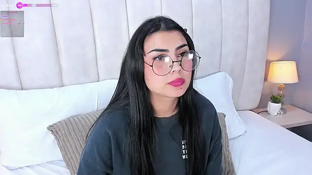 EmyWalton_'s cam snapshot