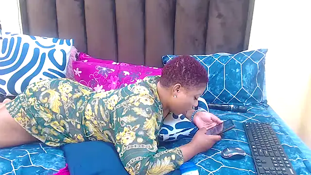 AfricanQueenxx40's cam snapshot