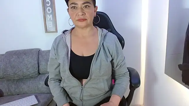 cami_angel69's cam snapshot